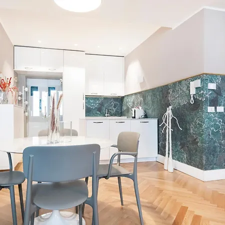 Beautiful And Spacious House In Corso By Easylife Apartman